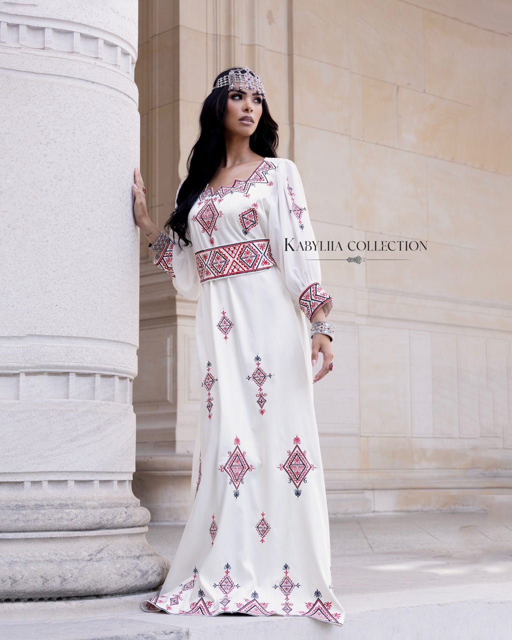 Modèle berbère KAHINA